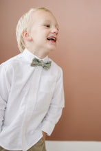 Load image into Gallery viewer, Calla Lily Bow Tie (Pre-Tied) - EMBR