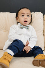 Load image into Gallery viewer, Sunny Meadow Bow Tie (Pre-Tied) - EMBR