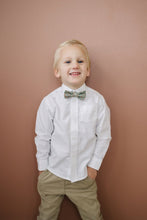 Load image into Gallery viewer, Calla Lily Bow Tie (Pre-Tied) - EMBR
