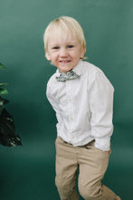 Load image into Gallery viewer, Hidden Garden Bow Tie (Pre-Tied) - EMBR
