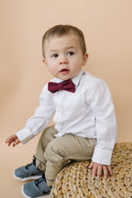 Load image into Gallery viewer, Merlot Bow Tie (Pre-Tied) - EMBR
