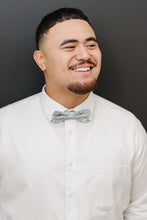 Load image into Gallery viewer, Scorpion Grass Bow Tie (Pre-Tied) - EMBR
