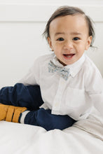 Load image into Gallery viewer, Scorpion Grass Bow Tie (Pre-Tied) - EMBR
