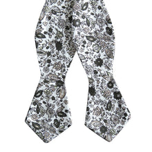 Load image into Gallery viewer, Silhouette Bow Tie - EMBR
