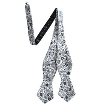 Load image into Gallery viewer, Silhouette Bow Tie - EMBR
