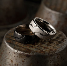 Load image into Gallery viewer, Titanium Ring - Silver Striker
